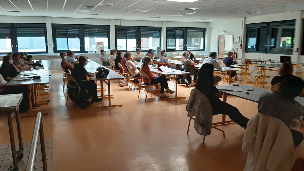 ⏰🌞 Ce mardi 2 juin, rentrée des professeurs du lycée pour préparer #RetourEnClasse👨‍🏫 des lycéens à l'occasion de la 2e phase du plan de déconfinement: choix du niveau accueilli en fonction du sondage, organisation pédagogique, mise en oeuvre du #ProtocoleSanitaire sur le lycée