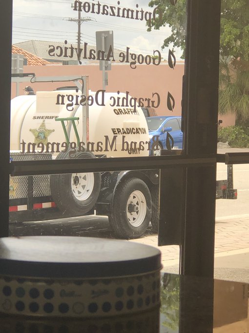 &ldquo;Graffiti Eradication Unit&rdquo; downtown. What a joke. https://t.co/VFHUuZZW9E