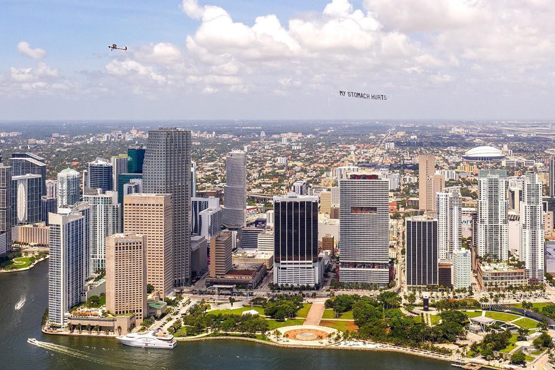 Complex's tweet image. Dallas artist flies George Floyd's final words across skies of U.S. cities: bit.ly/2Mm6GHn