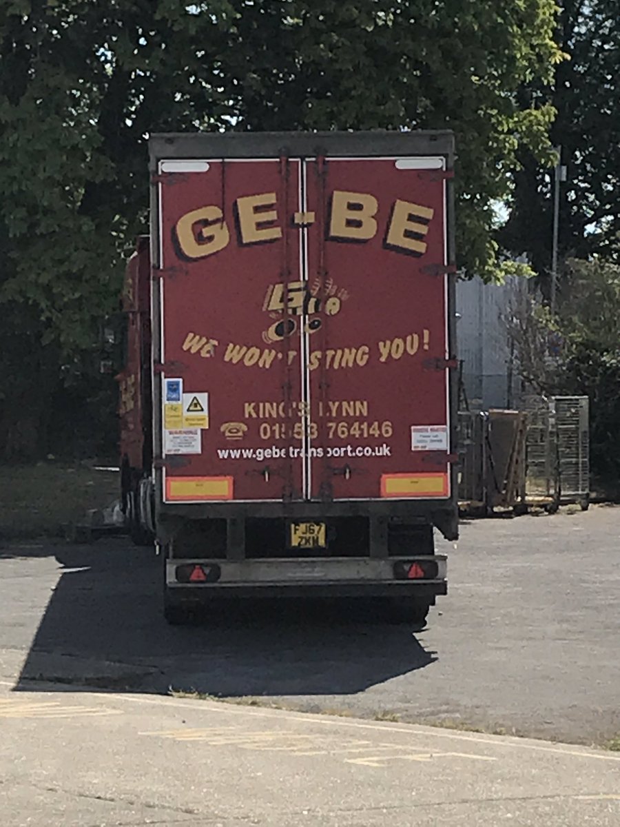 <a href="/OC_AutoServices/">Oily Coyley Auto SVS</a> on site in #shoeburyness for <a href="/MillersRec/">Millers Recovery</a> repairing <a href="/_gebetransport/">GE-BE Transport Ltd.</a> trailer. Customer happy and the sun is shining. #haulage #transport #StaySafe