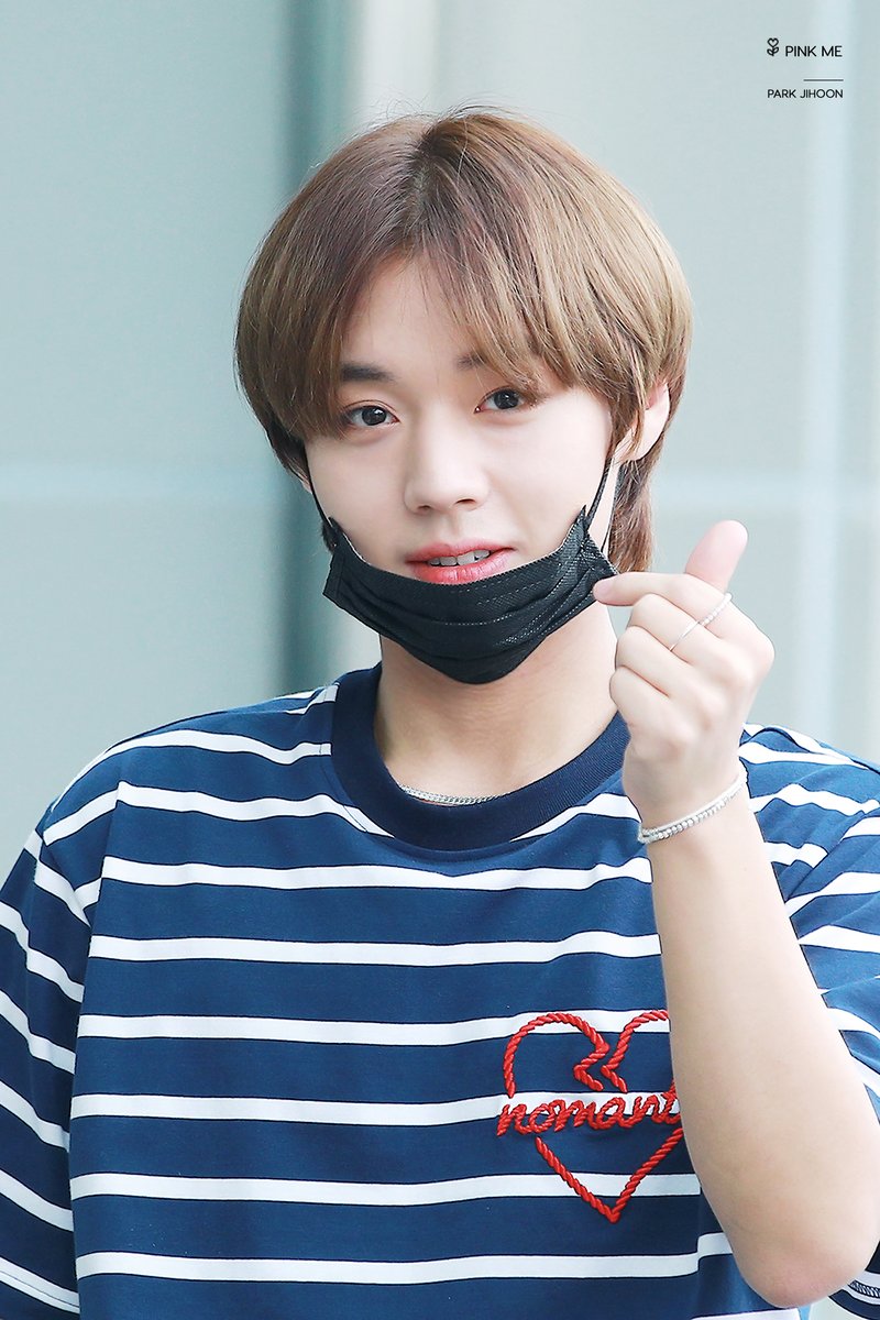 PinkMe0529's tweet photo. 200602 정오의 희망곡 출근

윙나잇 💫

 #박지훈 #ParkJihoon https://t.co/jmqajgGkcC