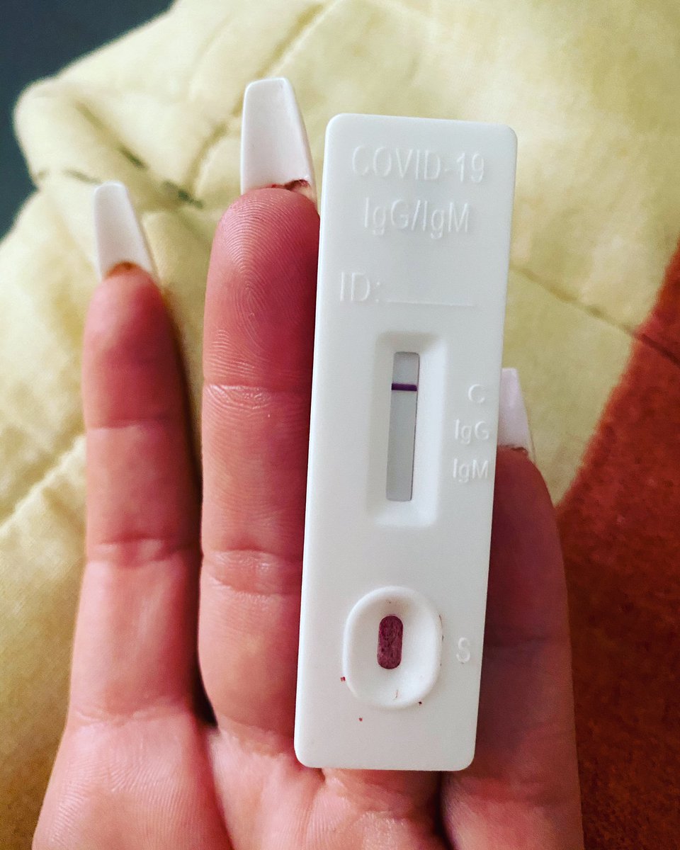 thais_tekila's tweet photo. Uno de los test pagados y retenidos en aduanas por el gobierno durante 2 meses, empresarios comprándolos a Italia para salvoaguardar la salud desus empleados, para triarlos y poder trabajar tranquilos y se los den hoy. No hay derecho q hayan dejado empresas paradas y arruinadas https://t.co/8gizqXHdHI