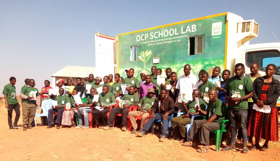 African #SuccessStory : Last year, OCP Tanzania reached 20k+ smallholder farmers through #OCPSchoolLab. The program has empowered farmers by enhancing their knowledge about soil & productivity