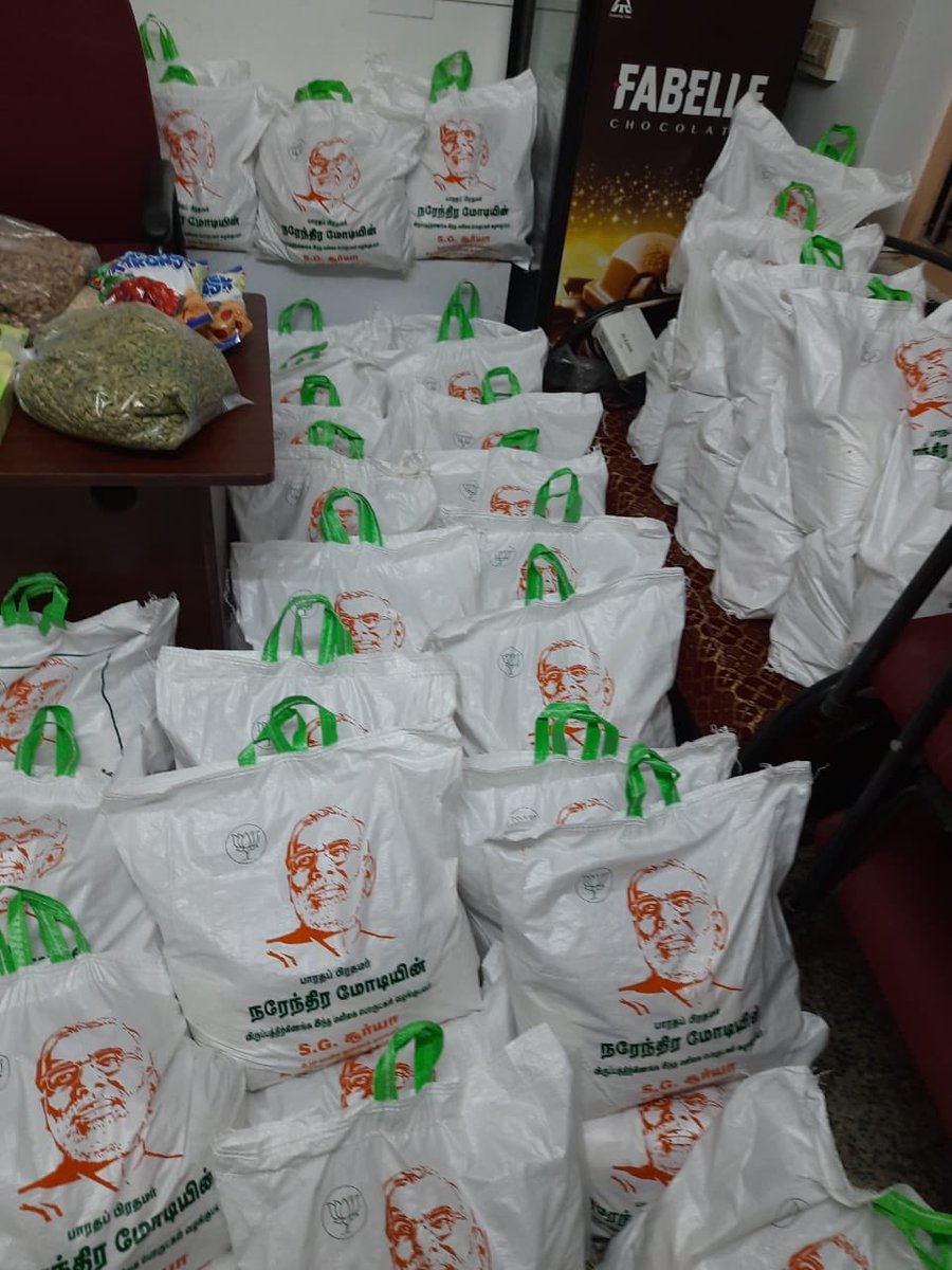 SuryahSG's tweet image. Packing #ModiKits consisting of provisions sufficient to a family for one month for distribution for poor &amp;amp; downtrodden people of #TNagar area of Chennai. Need all your blessings to help out more &amp;amp; more poor people in the coming days. 🙏🙏🙏 #CoronaRelief