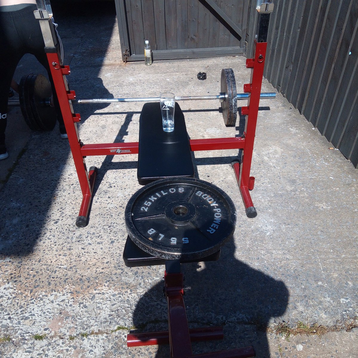 deanbynea's tweet photo. Lockdown weight session it's been a while https://t.co/NwMPn3Yg2i