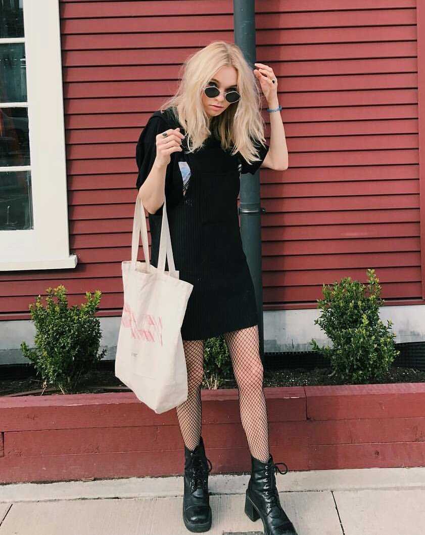 funny how taylor hickson invented street stylepic.twitter.com/pHvR5nhT0C.