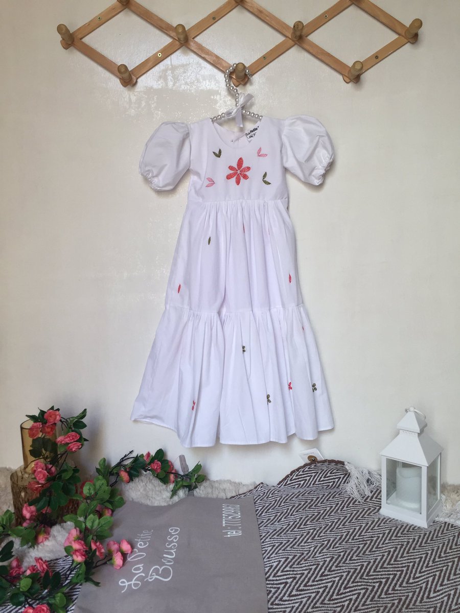 la_bousso's tweet photo. Les gentilles Tatas pensez à la robe petiteBousso pour vos cadeaux d’anniversaire 

Merci de RT 

#kebetu https://t.co/JL0NcgjWj1