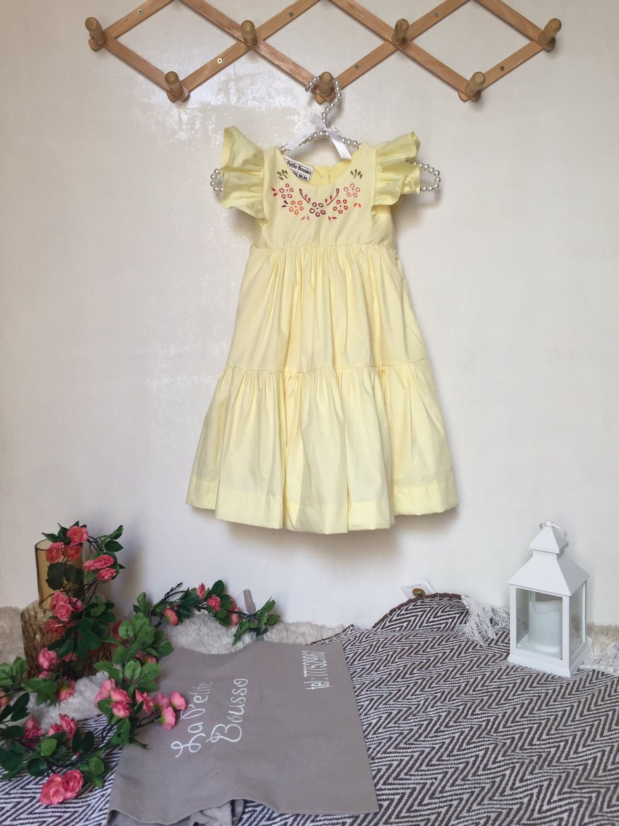 la_bousso's tweet photo. Les gentilles Tatas pensez à la robe petiteBousso pour vos cadeaux d’anniversaire 

Merci de RT 

#kebetu https://t.co/JL0NcgjWj1