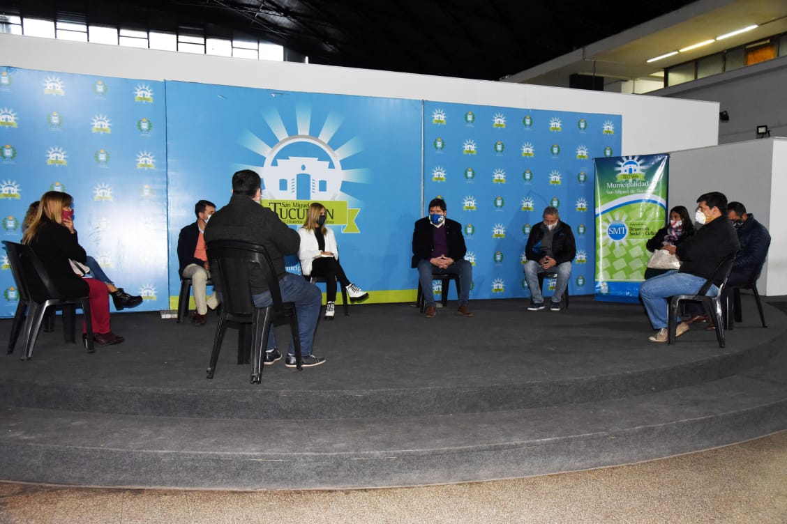REUNIÓN CON LAS AUTORIDADES DE SAN MIGUEL DE TUCUMÁN 
Con el objetivo de trabajar para la reapertura de los clubes, el presidente de la ATAH Rafael Pirlo, se reunió con la  Ana María González Directora de Deportes y Carlos Ale secretario de desarrollo social y cultural de la SMT.