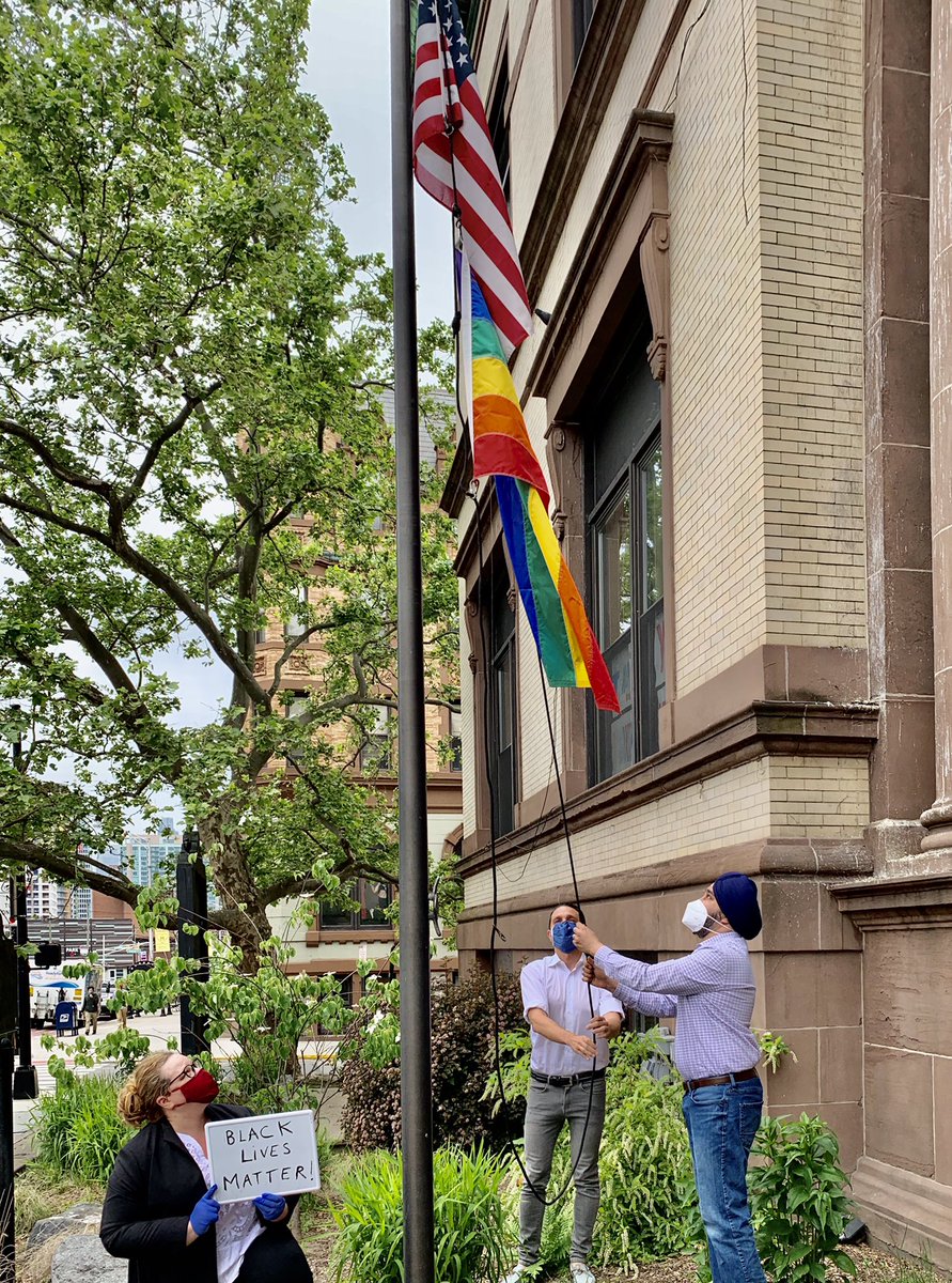 RaviBhalla's tweet photo. We raised the #Pride flag above City Hall today, to demonstrate our continued solidarity with our LGBTQ+ community, as well as all those who have been oppressed and deserve to be heard, respected and listened to. #PrideMonth #BlackLivesMatter #TransRightsAreHumanRights 🌈 https://t.co/8sBkHy797a