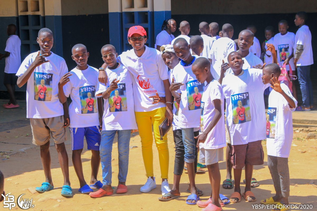 ybspburundi's tweet photo. #EidForKids Retour en images : Notons que plus de 200 enfants ont pu se régaler.
#YBSPBurundi #YBSP #UrukundoRumwe https://t.co/B941zobW89