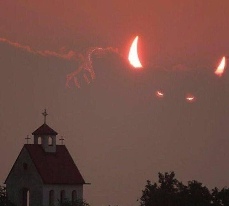 FForEffort1's tweet photo. We've had Corona Virus, murder hornets, insane wild fires and now... Now the f*cking devils making an appearance... 

I'm done with this shit... https://t.co/AooA1ylDj3