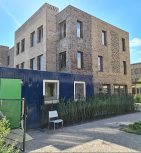 Renze60's tweet photo. Vandaag is deze ingerichte Praatkamer overgedragen aan @Viattence Een nieuwe mogelijkheid voor bezoek aan bewoners op locatie Hofje Wendakker door de plaatselijke Rotary in @gem_Heerde. Hartelijk Dank! https://t.co/gA0hdVWDDU