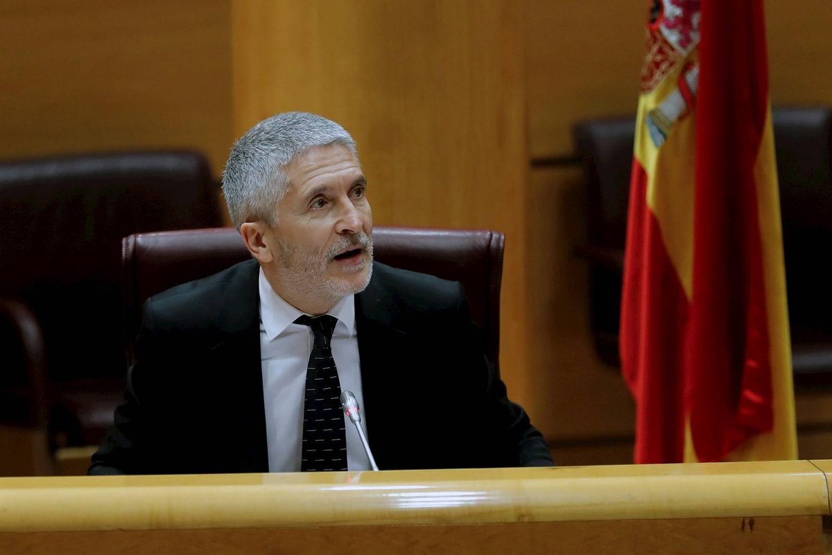FJuecesIndepend's tweet photo. Foro Judicial Independiente califica como "muy grave" la actuación de Grande Marlaska.
El Ministro ha mentido y ha atentado contra la separación de poderes.
Esta injerencia deslegitima al Ministro tanto para su cargo como para volver a ejercer como juez. 
https://t.co/QaWcSCR3Ye https://t.co/as27XRP6eh
