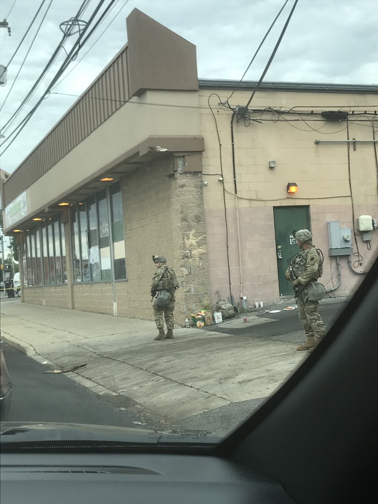 princss6's tweet photo. #69thStreet #Philly https://t.co/2WuJ4uR9nA