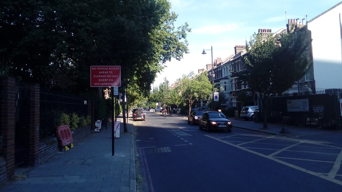Nice low key start but great to see #ovaltriangleLTN in operation. Wraps now off the signs. Fabulous work by <a href="/clairekholland/">Claire Holland</a> <a href="/lambeth_council/">Lambeth Council</a> and brilliant Lambeth officers