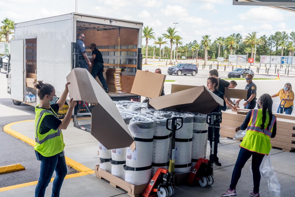 THEJFRD's tweet image. Big THANK YOU to @IKEAUSA and their generous 40 bed donation to our local firefighters during their COVID Relief Donation... some of our crews will sleep a little better while away from their families thanks to you.... @CityofJax