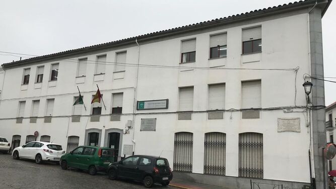 La Junta aprueba el decreto por el que cierra el colegio Moreno de Pedrajas de Villanueva de Córdoba. El Ampa del centro jarote había solicitado mantenerlo activo un curso más como medida de protección e higiene por el covid-19.

eldiadecordoba.es/provincia/Junt…