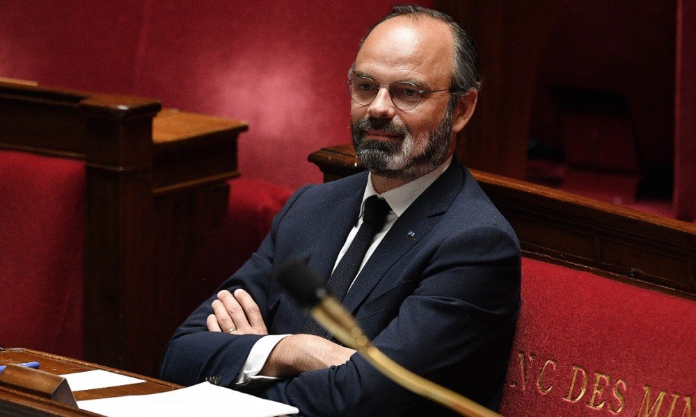 BFMTV's tweet photo. Le gouvernement envisage de prolonger l'état d'urgence sanitaire https://t.co/d9rv8Sd9mU https://t.co/mTf4AWTAfF