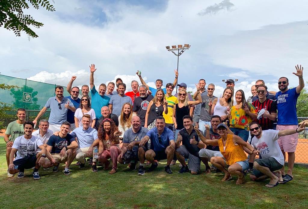 Giam_michelucci's tweet photo. #Dell1al5 @delltechlatam é um #GPTW porque:

1. Valoriza suas equipes 👏
2. Celebra a diversidade 🌈
3. Preza por uma excelente relação com clientes e parceiros 🤝
4. Cultiva a inovação 💡
5. Fundamenta seus negócios e relações em valores de integridade e respeito 💪 https://t.co/u44LfE8dNb