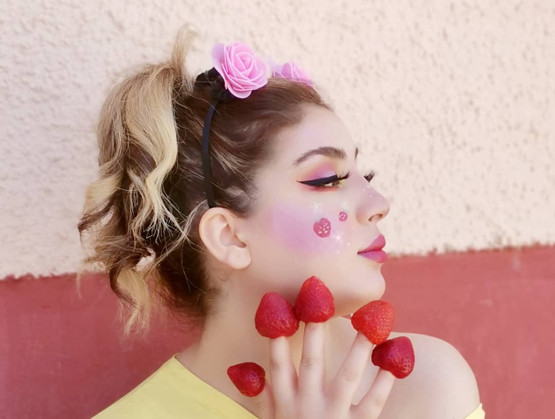 🍓🍓 #strawberry 🍓🍓 #souhilabenlachhab
#سهيلة_بن_لشهب
#algerie
#algeria

#strawberry #makeup #strawberrymakeup #makeuptutorial #cutemakeup #pinkmakeup #creativemakeup #crazymakeup #colorfulmakeup #fantasymakeup #makeupideas #makeupaddict #wakeupandmakeup
