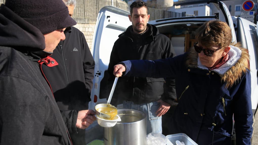 - C'est tout ?
- Oui. Dimitri Payet est passé tout à l'heure.