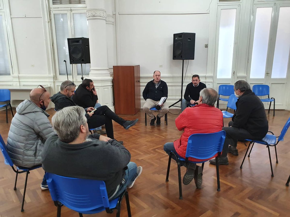ahgbahiablanca's tweet photo. El importante encuentro giró en torno al documento elaborado por la Asociación, de acuerdo con las últimas indicaciones sugeridas por el Ministerio de Salud de la Nación y que forma parte de un programa de acciones para acompañar la vuelta a la actividad del Sector gastronómico https://t.co/aPAyg6o8HK