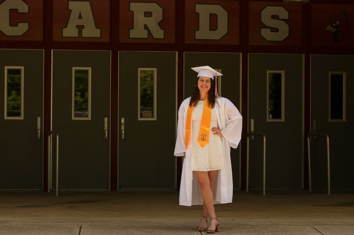 kendallnh331's tweet photo. onto the next 🎓❤️ #btownbound https://t.co/9oUNXNNyYx
