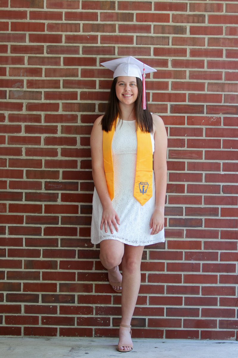 kendallnh331's tweet photo. onto the next 🎓❤️ #btownbound https://t.co/9oUNXNNyYx