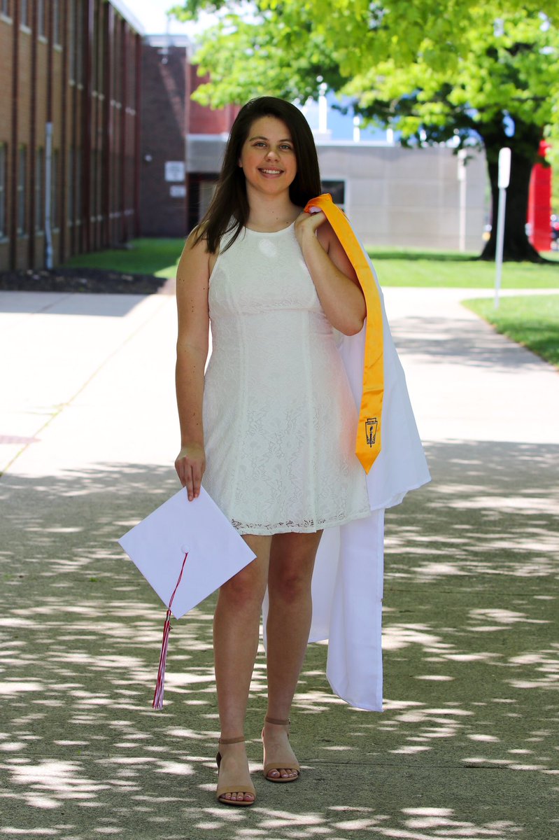 kendallnh331's tweet photo. onto the next 🎓❤️ #btownbound https://t.co/9oUNXNNyYx