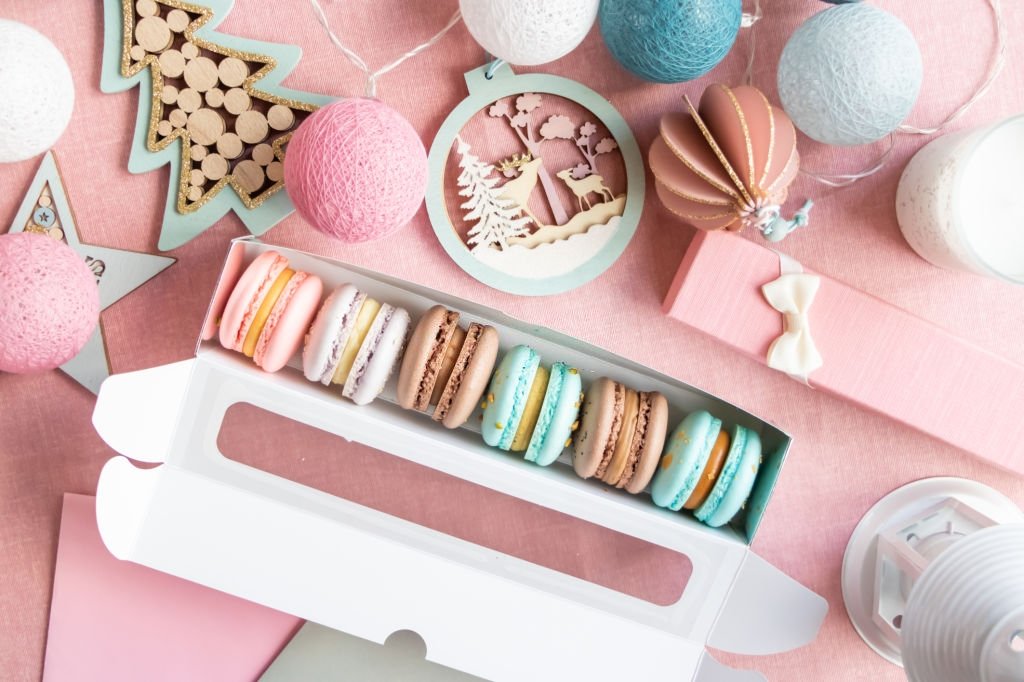 PakBoxesUs's tweet photo. Some of the important facts about the customization of Macaron boxes that should be considered by the suppliers.

🧐https://t.co/YJyXytyPaN

#foodpackaging #customization #donutboxes #foodblog #bakeryboxes #customboxes #macarons #PakBoxes https://t.co/WVme9G3qSs