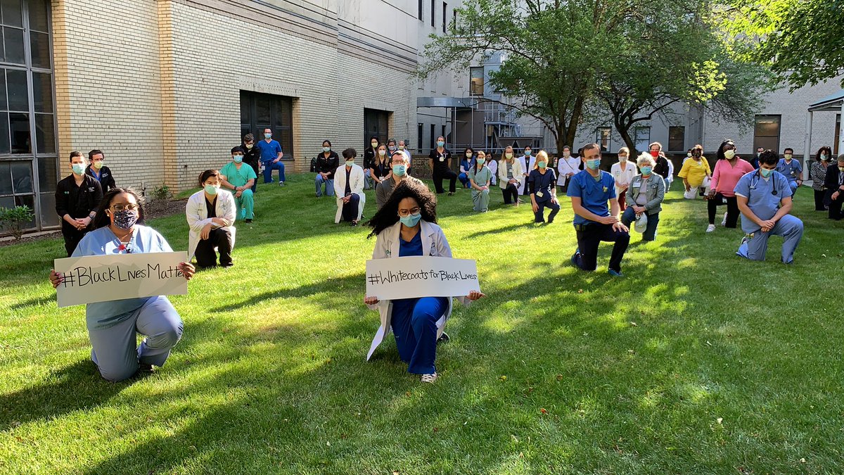 Thank you to everyone who came to kneel in solidarity with our brothers and sisters, our community, our colleagues, our patients ✊🏽. #EveryoneVsRacism #InThisTogether #EndRacismNow #WhiteCoatsForBlackLives #EndBlackoppression #BlackLivesMatter