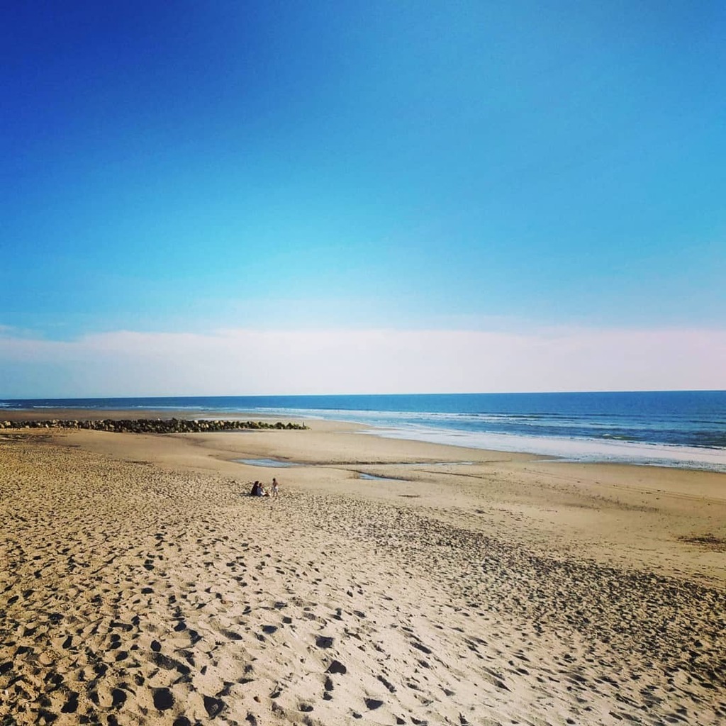 Monta-beach
·
·
·
·
#montalivet #gironde #plage #montalivetbeach #igersgironde #beach #bordeaux #sun #vendaysmontalivet #bordeauxmaville #soleil #igersfrance #sea #nouvelleaquitaine #france #montalivetplage #mer #medoc #igersbordeaux #plages #montalivetp… instagr.am/p/CA8bjefj0XD/