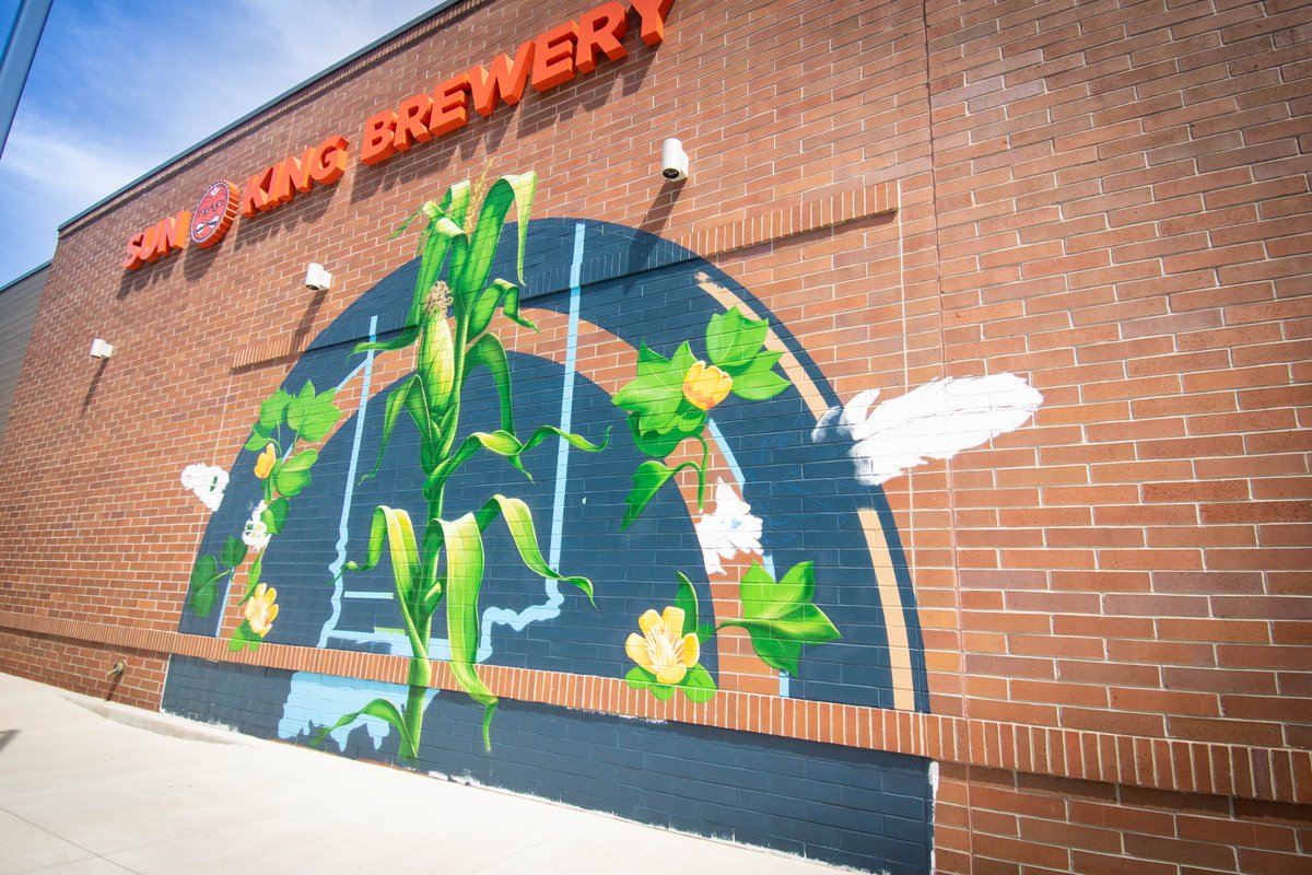 NobleCreates's tweet photo. Dan Toro's new mural installation at @SunKingBrewing at @TheYardFishers. (photos by Mari Sandifer)
_______
@TTRetailGroup @ThompsonThrift
#nickelplatearts #fishers #fishersart #indykeepscreating #theartgoeson #fishersindiana https://t.co/VZbHHr1xh9