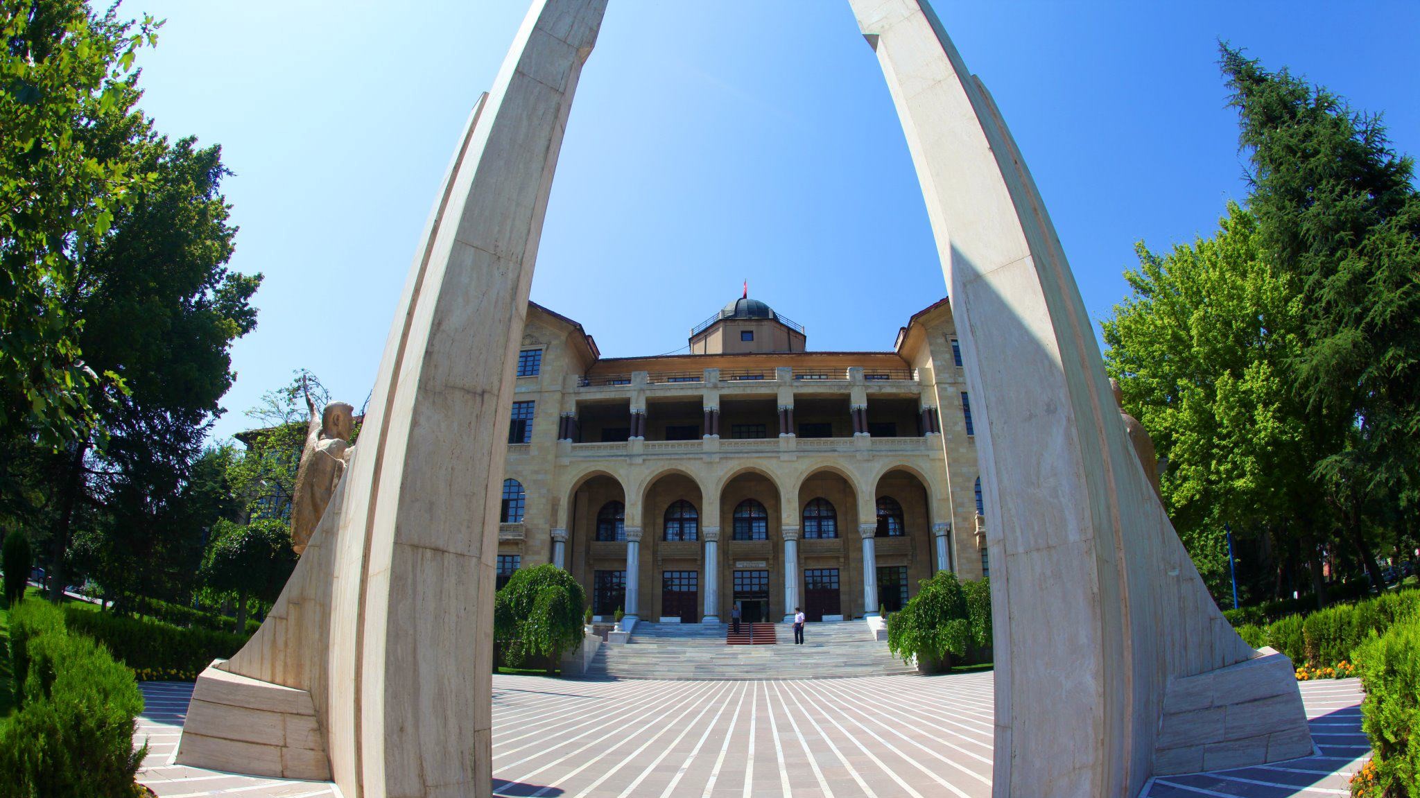 universite inceleme on twitter gazi universitesi ogrenci sayisi 50 358 bolunme oncesi 73 638 kategori altin 1926 yilinda gazi mustafa kemal ataturk tarafindan kurulan gecme notunun ccc oldugu turkiye cumhuriyeti nin ilk universitesi ayrica