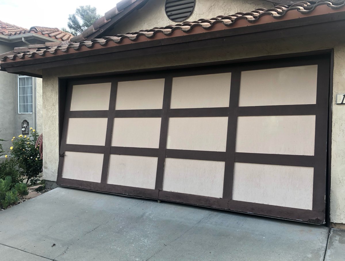 FallbrookODG's tweet image. Before and after - dramatic difference, don't you think? Totally updates the look! Give us a call at 760-728-3823 to update your home today.