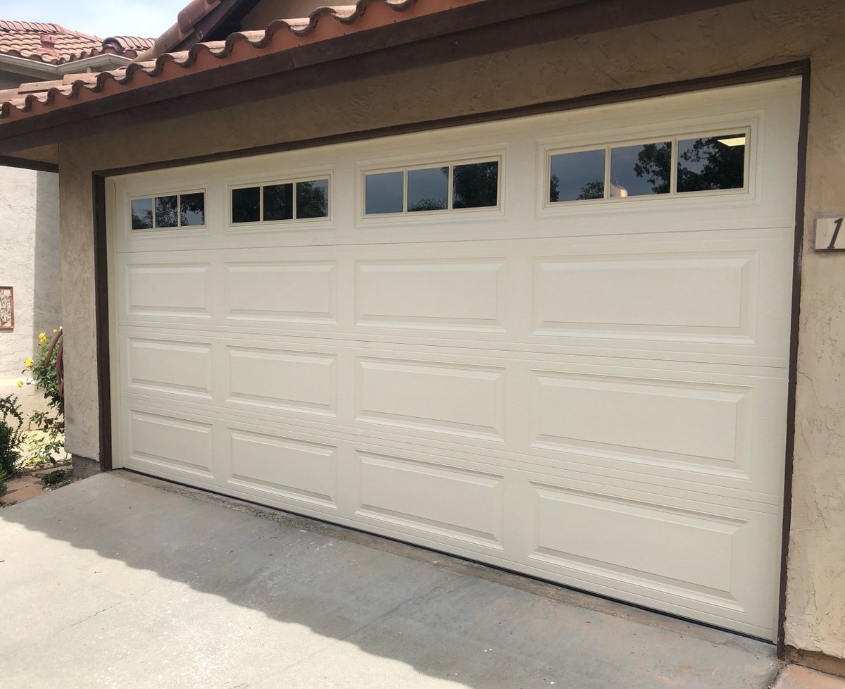 FallbrookODG's tweet image. Before and after - dramatic difference, don't you think? Totally updates the look! Give us a call at 760-728-3823 to update your home today.