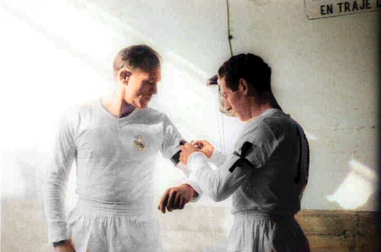 FOTOS HISTORICAS O CHULAS DE FUTBOL - Página 17 EZiBcnFXQAEHY-V?format=png&name=900x900