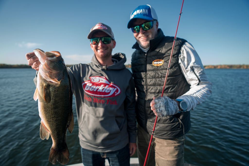 This week Steve Pennaz and Bassmaster Elite Shane LeHew have no problem finding the bass but can they find some size? Tune in on the Sportsman Channel, showtimes here: buff.ly/2Vs7VKk #LakeCommandos #BerkleyFishing #Frabill #YamahaOutdoors #AbuGarcia