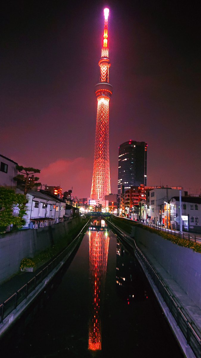 ヌクちゃん 昨夜は東京アラートで スカイツリーも赤く染まったが 次はレッドインパルス登場かぁ T Co Oxs4icezwb Twitter