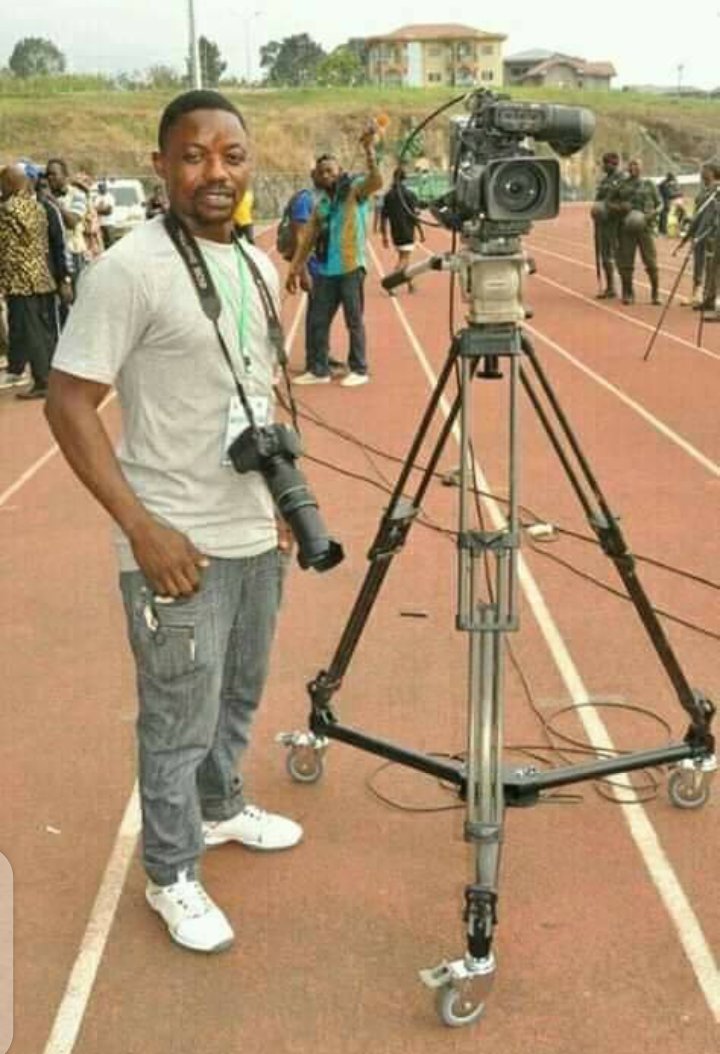 MimiMefoInfo's tweet image. Breaking news!
Cameroonian Journalist Reportedly Dies in Jail

Buea journalist, Samuel Wazizi is reported dead. According to Equinoxe Television, the journalist died within a few days in detention from wounds and injuries sustained after his arrest.