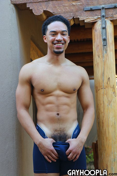 3 pic. More Men of Gayhoopla!

https://t.co/1zjUk0Ll0Q << CK Washington

https://t.co/F1RTiNObov << Will