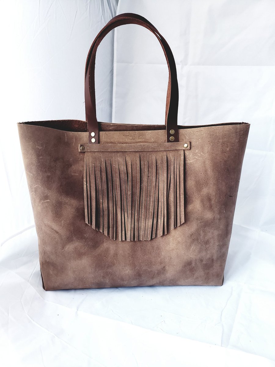 IMakeItAll_'s tweet photo. @YouAKeeCopyyy I make my own handbags. https://t.co/BH7e534l9l