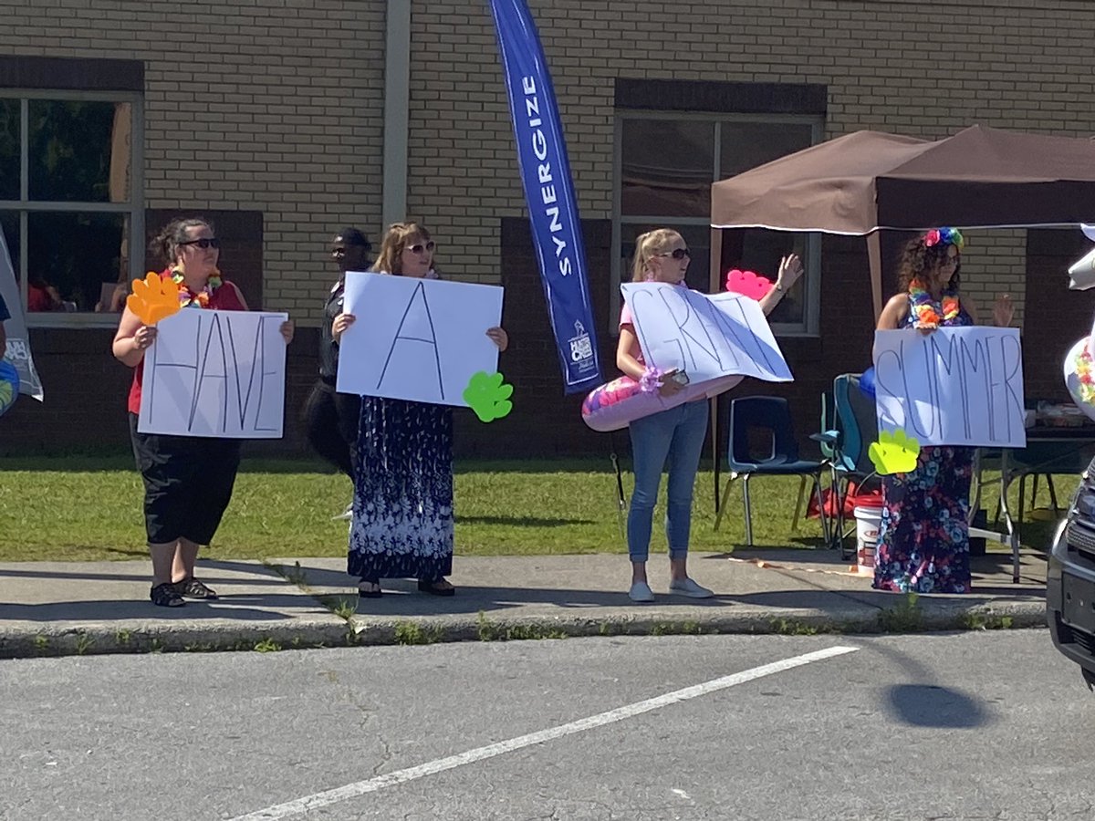 7th Grade Celebration Day!!!! #remoteHC Great Job, LEADers!!!!! <a href="/OnslowSchools/">Onslow County Schools</a>