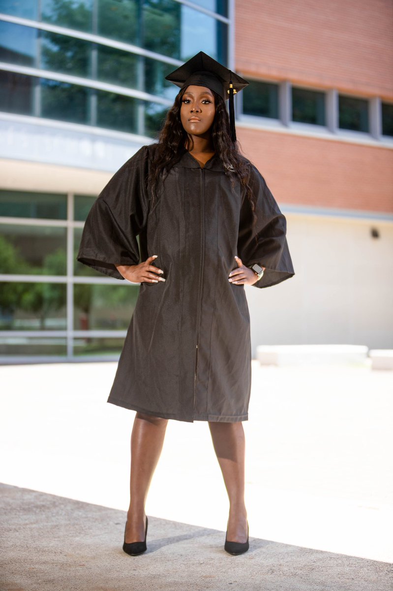 chelsoooooo_'s tweet photo. “may you have the wisdom to find your purpose and the courage to make a difference!!” i knew i could so i did, never let the obstacles you come across interfere with the goals and ambition you have. 🤰🏽👩🏽‍🎓🤞🏾 https://t.co/kn9zkiNYnj