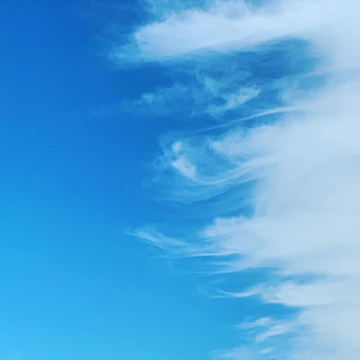 hls_art's tweet photo. Aquatic life: toddler feet under water and clouds looking like waves. Thanks Mrs Beaumont 👍 #hlsart #hlsartdailychallenge #hlsstayathome https://t.co/RZk0dBZwK3