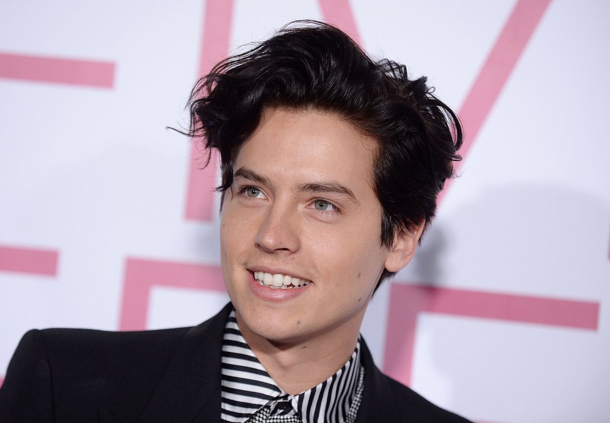 _HeyThereJuliet's tweet photo. Retweet if you love #ColeSprouse ♡ https://t.co/j58DF14Pup