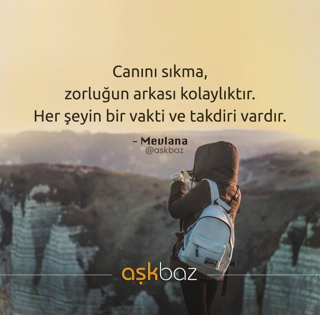 Chiroyli yalangoch ayollar fotosuratlari yalangoch hojilar shriftda chomilishadi