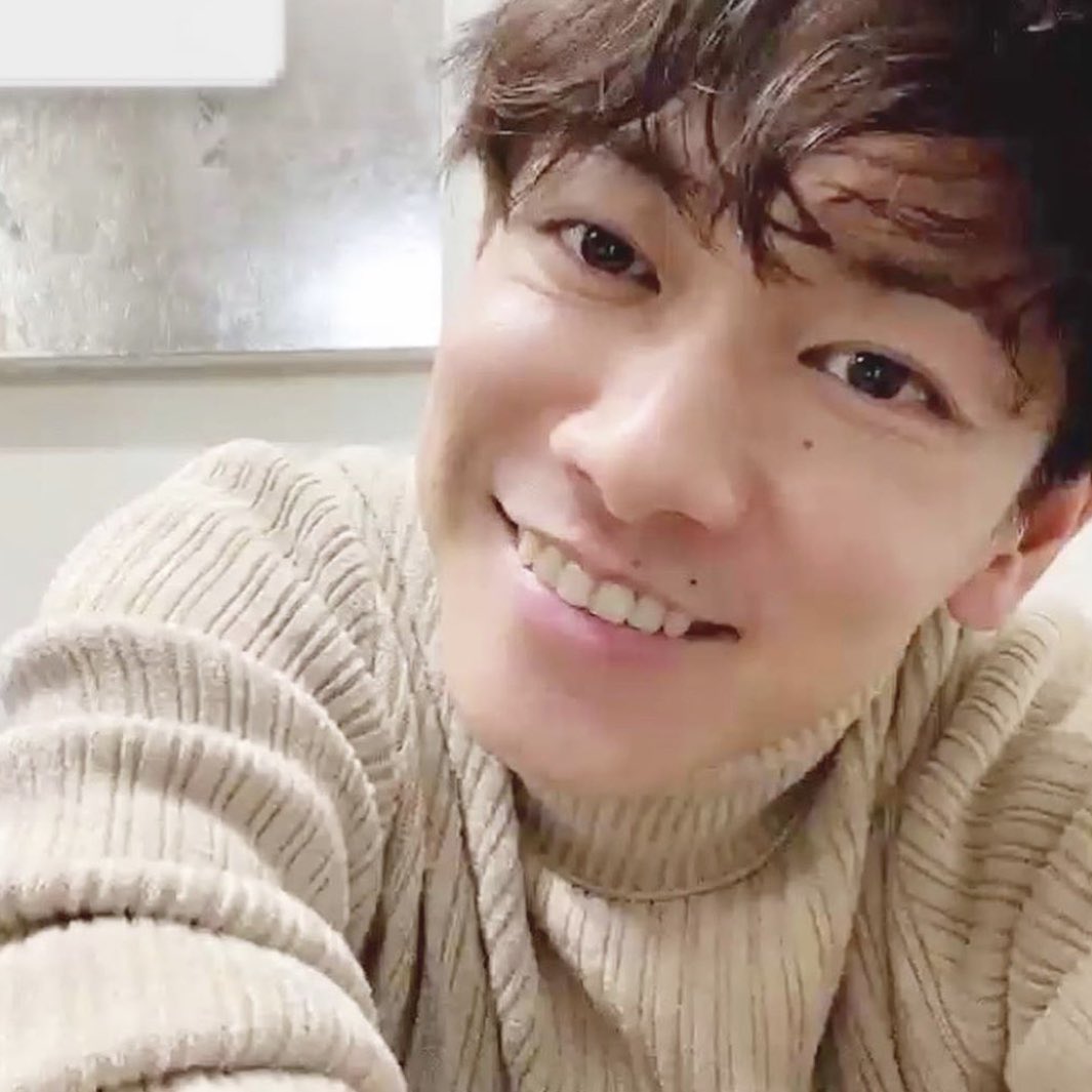 sachika1215's tweet image. 髪の短い健氏はカッコいいけど、私的にはふわふわ前髪の健氏がストライクだったなぁー。
今年はナゾ解系YouTuber1本で俳優はお休みなのかな？それはそれでプライベートな時間が確保しやすそうでいいですね♡(意味深…
#たけてれ
#佐藤健
#佐藤健好きと繋がりたい
#たけもね
#たけもねロス