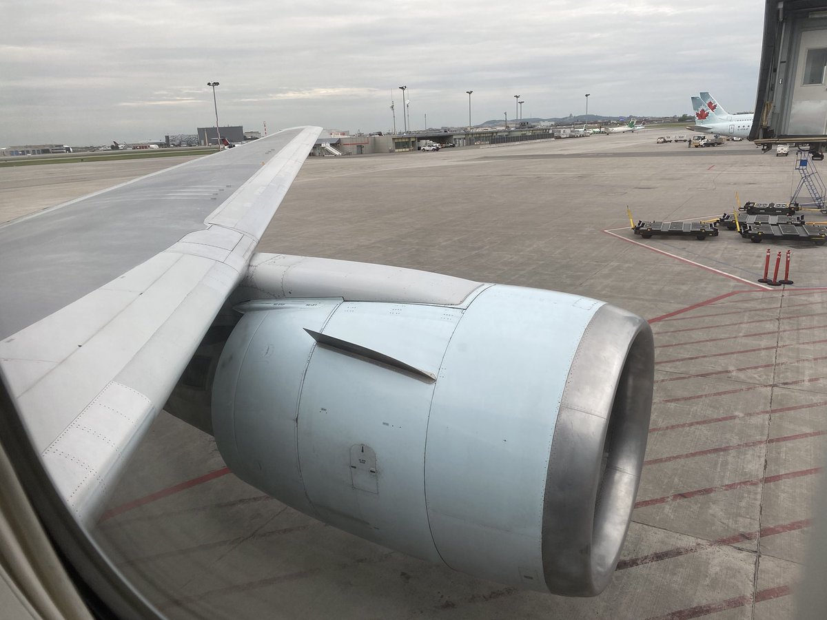Onboard the last 🇨🇦 Air CANADA mainline Boeing 767-300ER commercial flight. AC439 takes us from Montreal to Toronto.
